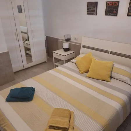 Puerta Del Sol Ii 아파트 칼레타데푸스테